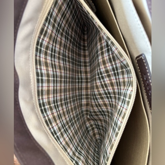 BOCONI MAN TYLER SLIM LEATHER CLASSIC MESSENGER BAG - Picture 8 of 16